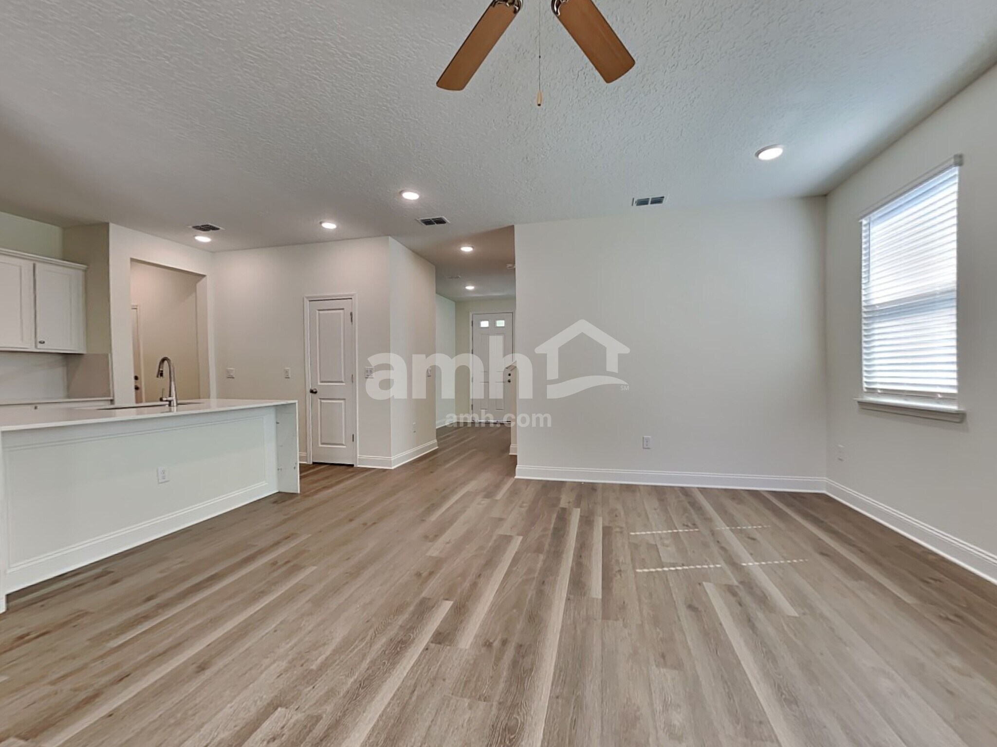 Building Photo - 11560 Bay Hl Cir