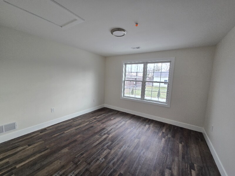 Building Photo - 2194 Central Ave