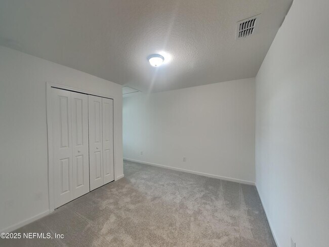 Building Photo - 654 Holly Lks Dr