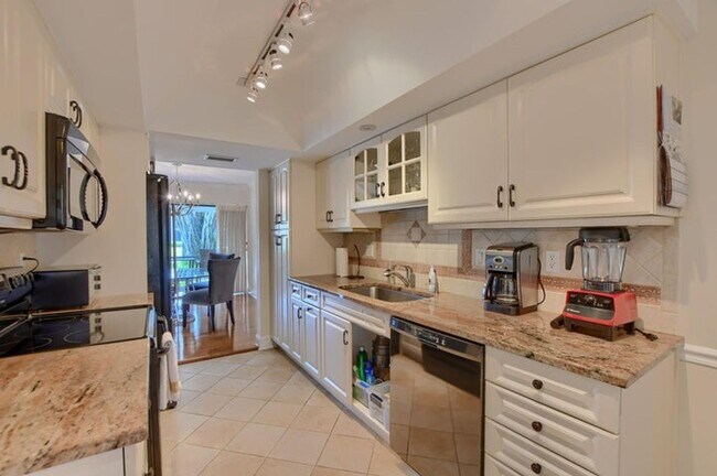 Building Photo - 6748 Willow Wood Drive 1305, Boca Raton, F...