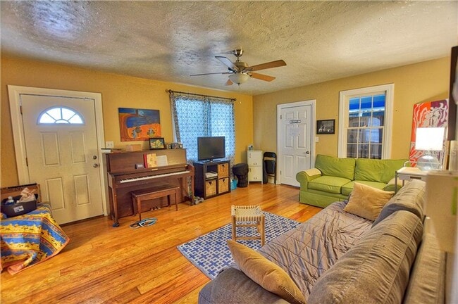 Building Photo - 119 N Longfellow Blvd