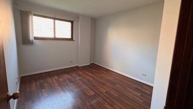 Building Photo - 835 Judson Ave