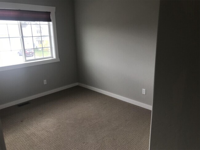 Building Photo - 1717 Bluestone Dr