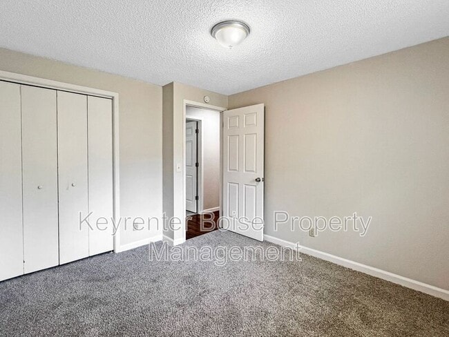 Building Photo - 4101 S Minuteman Way