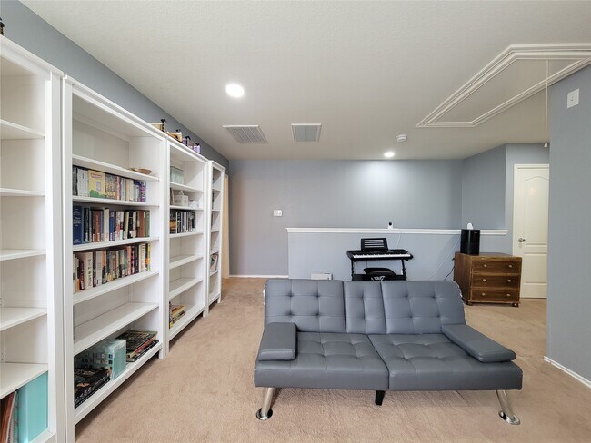 Building Photo - 18235 Valebluff Ln