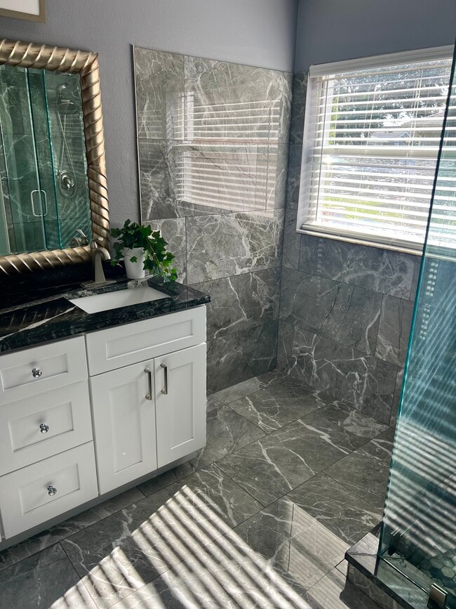 Building Photo - 1420 Alexander Way