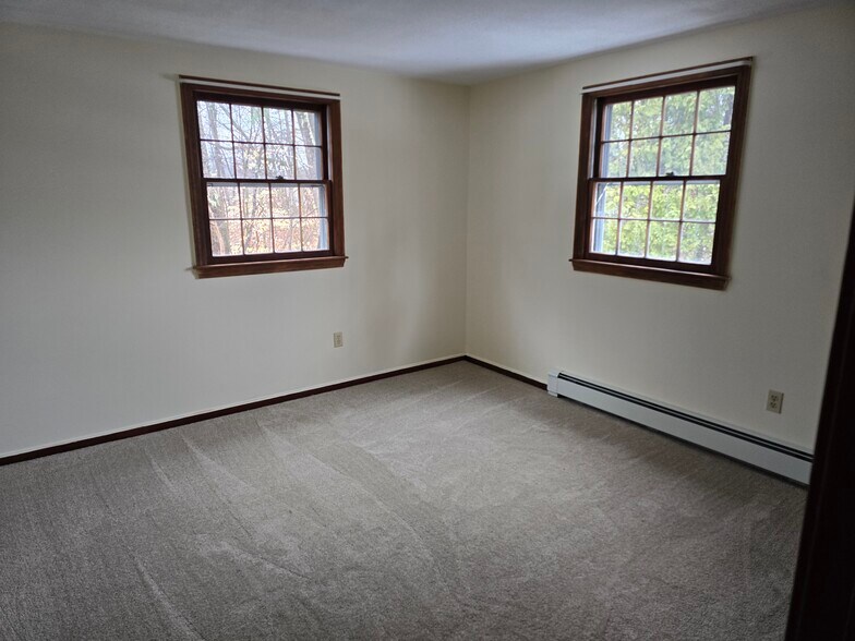 Building Photo - 64 Pershing St