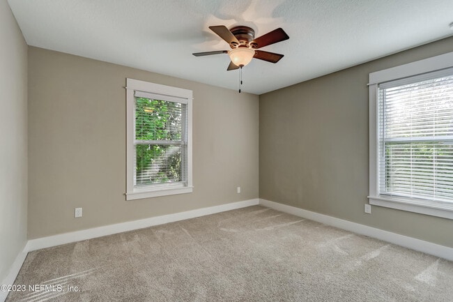 Building Photo - 1228 Willow Ct