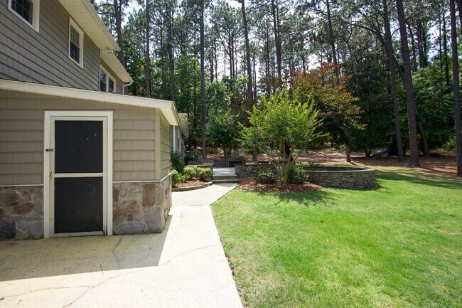 Building Photo - Stunning home in Weymouth Woods Southern P...