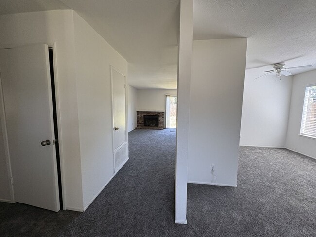 Building Photo - Beautiful 4-bedroom home close to schools ...