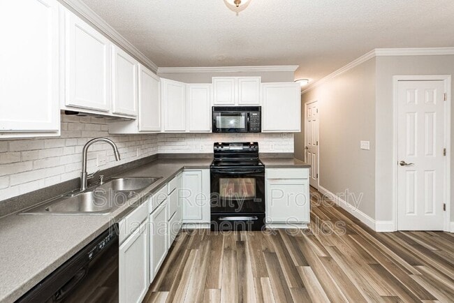 Building Photo - 252 Howle Ave