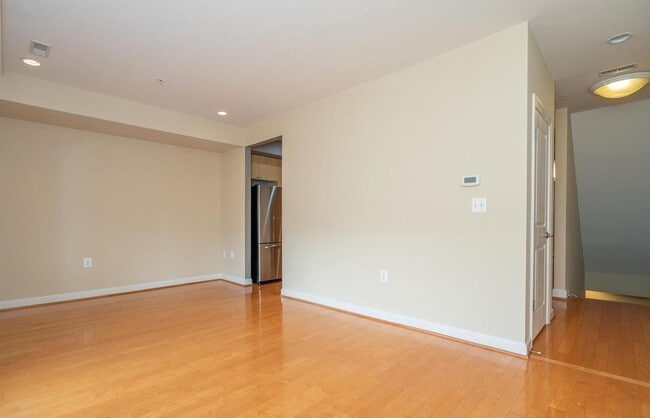 Building Photo - 1354 Monroe St NW