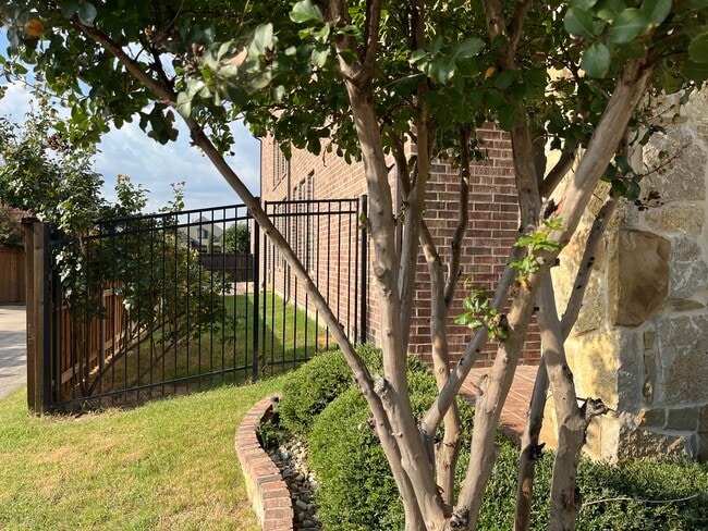 Building Photo - 1126 Amber Rose Way