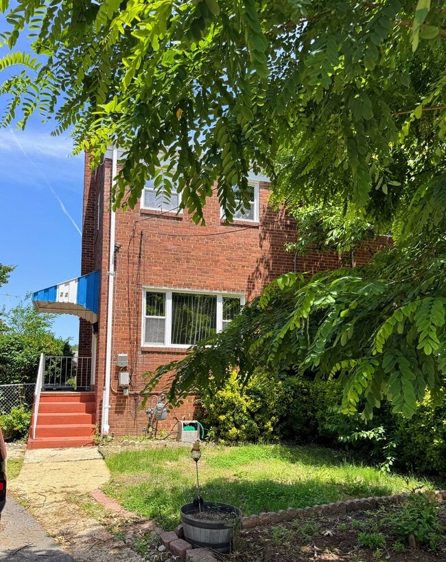 Primary Photo - 22 Underwood Pl