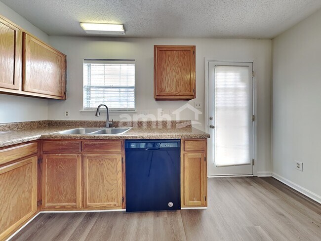 Building Photo - 8527 Ochre Dr