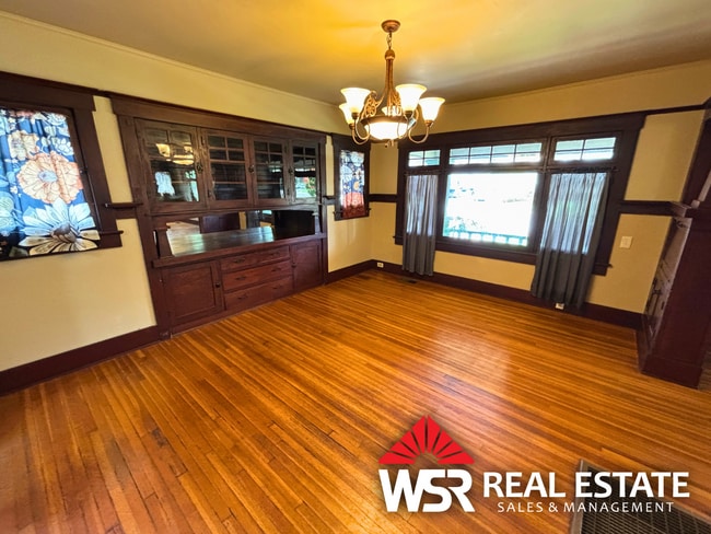 Building Photo - Prime Riverside Location in Wood Streets A...