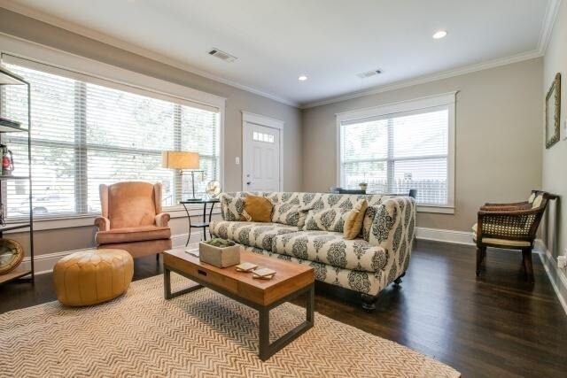 Building Photo - Beautiful, extensively renovated Historic Craftsman Triplex in North Oak Cliff