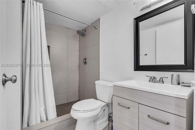 Building Photo - 2501 Brickell Ave