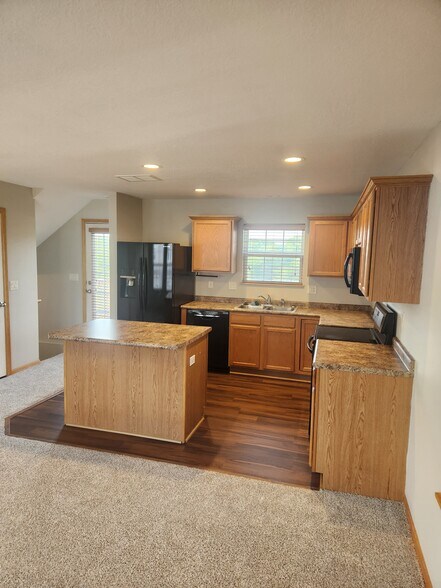 Building Photo - 3203 SW Arlan Ln