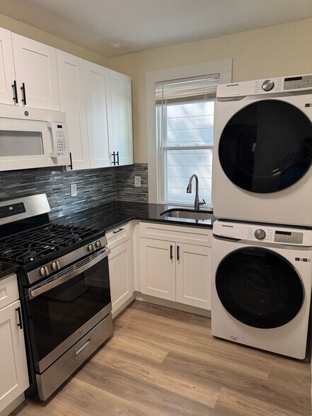 Kitchen - 337 Ellsworth Ave