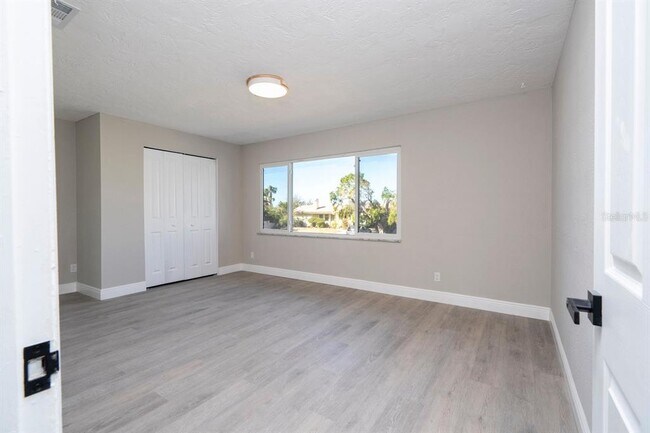 Building Photo - 809 59th Ave