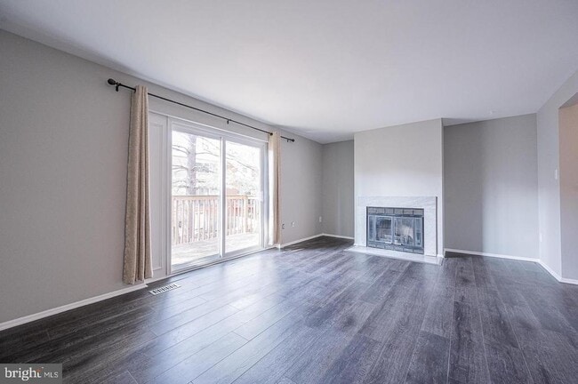 Building Photo - 10716 Cordage Walk