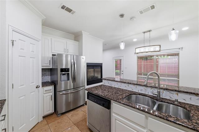 Building Photo - 4263 Towne Lake Ct