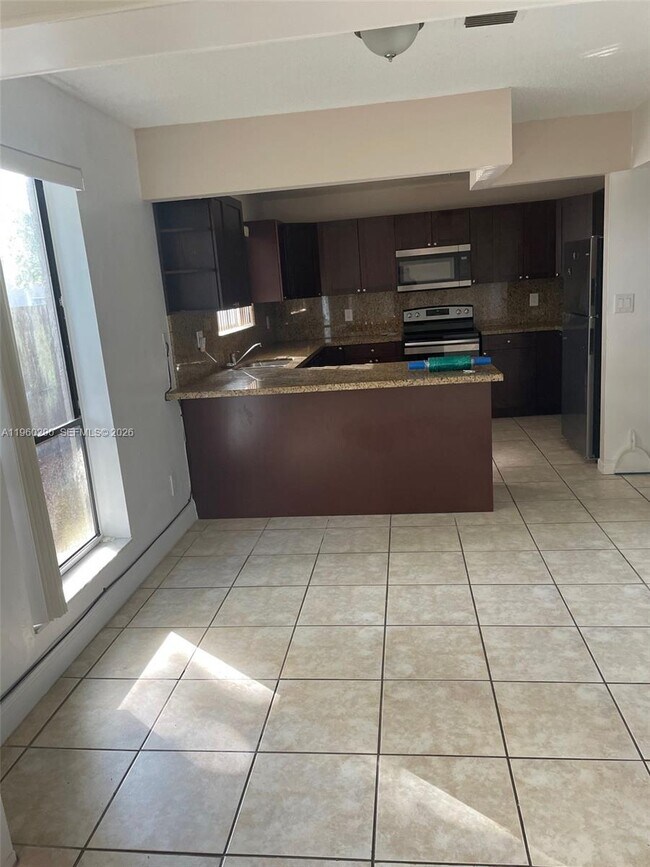 Building Photo - 2191 Bayberry Dr