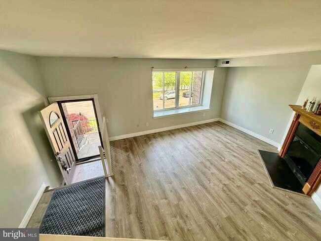 Building Photo - 3159 Spring House Ln