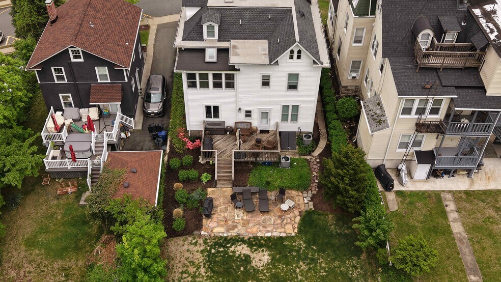 Deck, patio and landscaping - 14 Prospect St