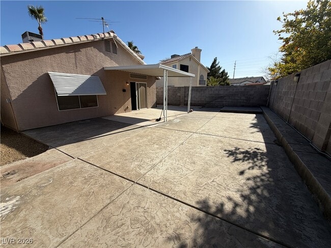 Building Photo - 2335 Bowstring Dr