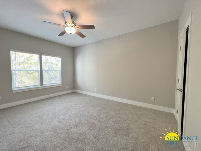 Building Photo - Beautiful 3 Bedroom 2.5 Bathroom Townhome with Garage!