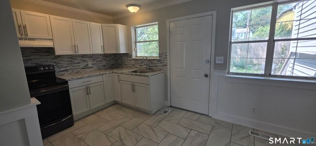 Building Photo - 769 Sylvan Ave