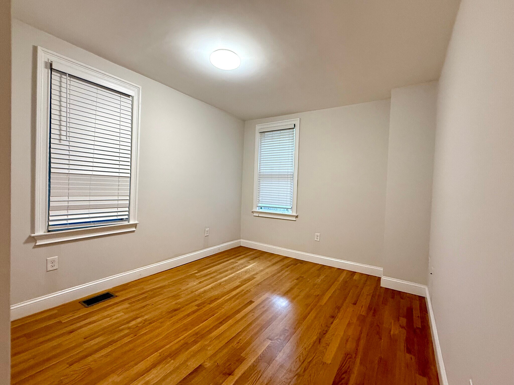 Building Photo - 19 Plymouth St