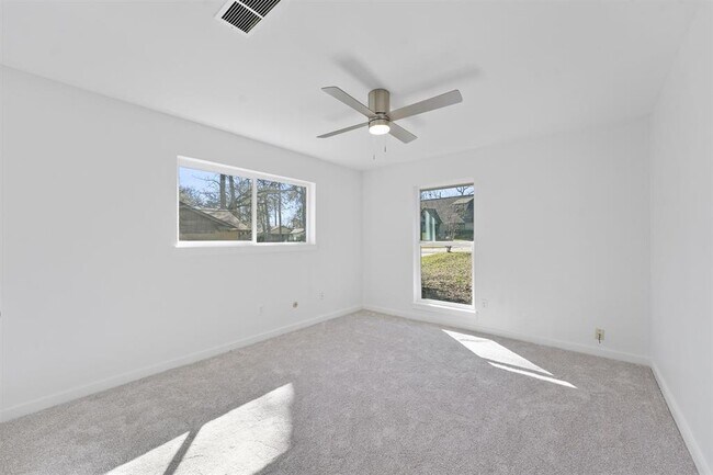Building Photo - 205 Elmwood St
