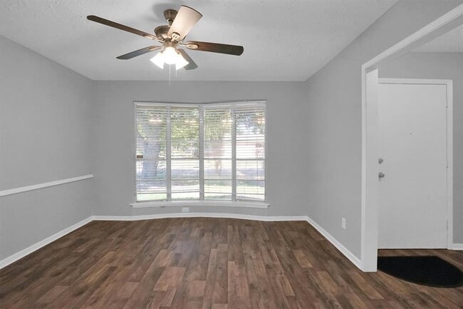Building Photo - 9611 Huntington Hill Dr