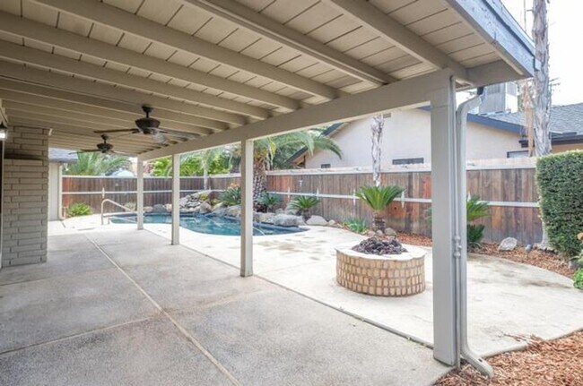 Building Photo - Drench Yourself in Luxury: 3-Bedroom Corner Oasis with a Sparkling Pool!