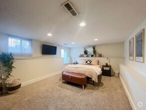 Building Photo - Charming & Cozy 2-Bed, 1-Bath Basement Apa...