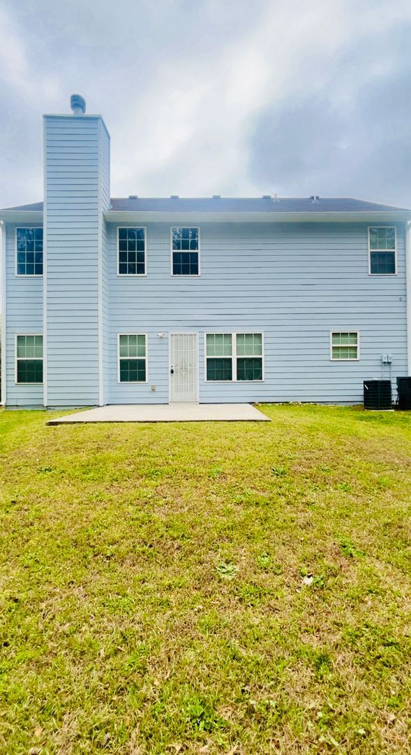 Building Photo - 4 BR/2BA | Newly Renovated Single Family Home | 1-Car Covered Parking | Half off rent!