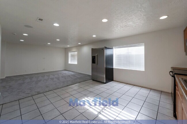 Building Photo - SHORT TERM LEASE AVAIL - 6BD 4BTH 2GAR - Home in Lehi - 6 Month Lease available