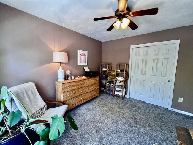 Building Photo - Charming 4 Bedroom home Near Virginia Beach Oceanfront!