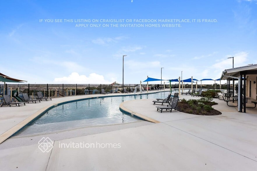 Building Photo - 3206 Roslyn Grist