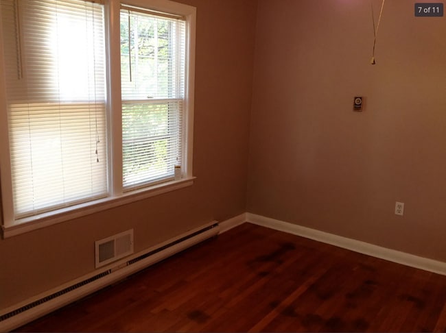 Building Photo - 111 E Monmouth St