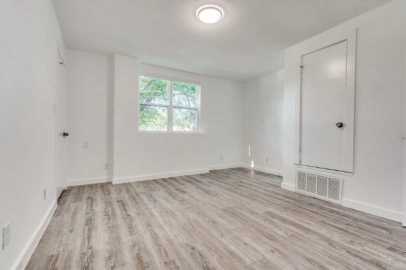 Building Photo - 1805 Boulder Dr