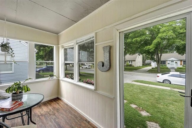 Building Photo - 524 La Plant St