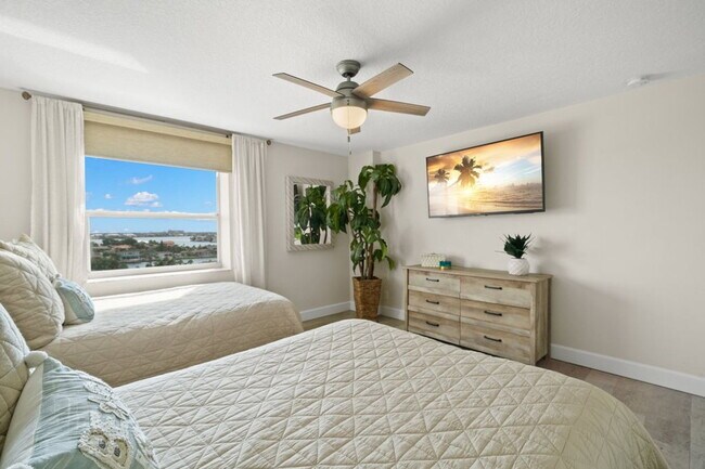 Building Photo - 420 64th Ave