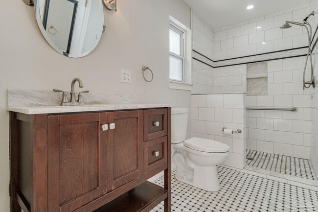 Building Photo - 5894 W Shore Dr