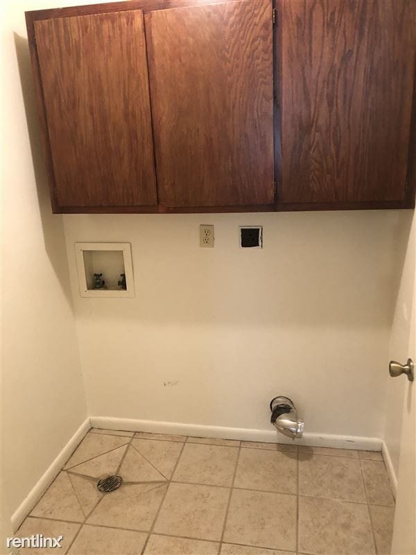 Building Photo - 2 br, 1.5 bath 4plex - 2815 Longmire Dr 28...