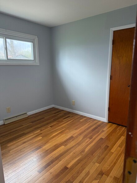 Building Photo - 2 Sunrise Dr