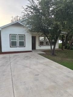 Primary Photo - 920 Arkansas River Dr